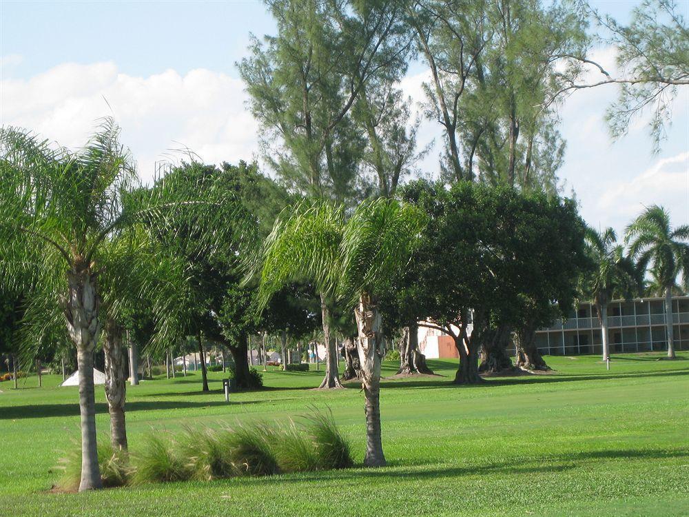Hollywood Beach Golf Resort Bagian luar foto