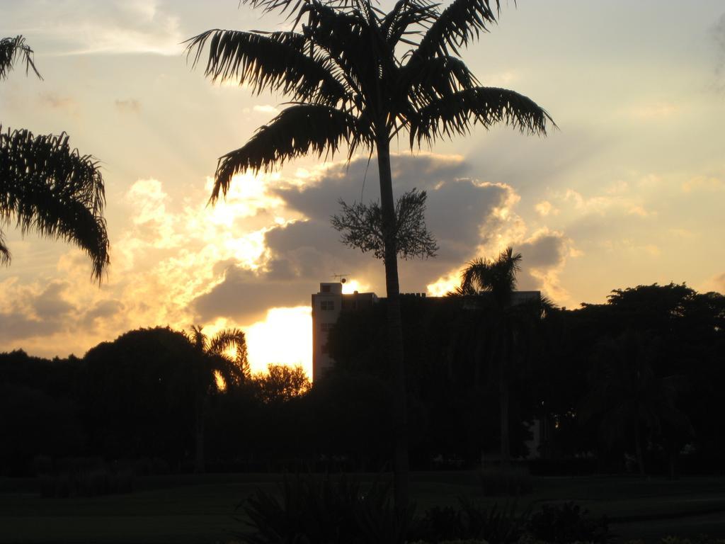 Hollywood Beach Golf Resort Bagian luar foto