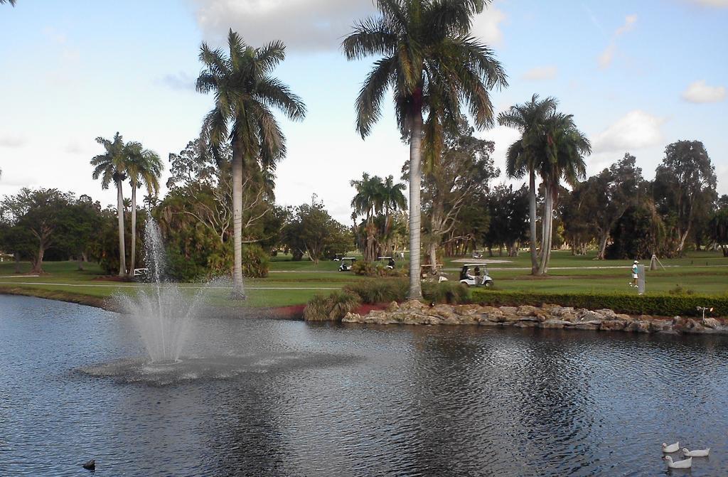 Hollywood Beach Golf Resort Bagian luar foto