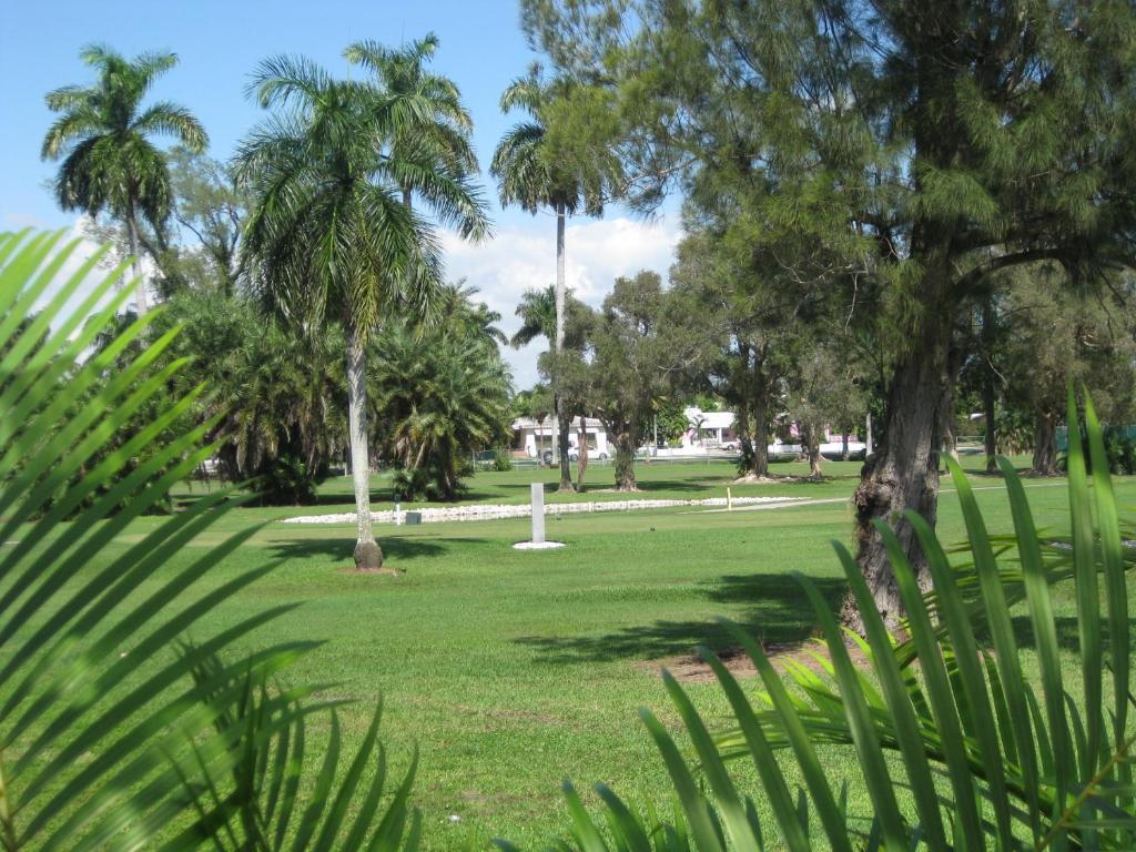 Hollywood Beach Golf Resort Bagian luar foto