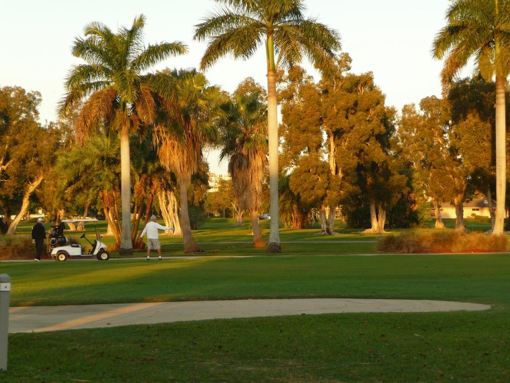 Hollywood Beach Golf Resort Bagian luar foto