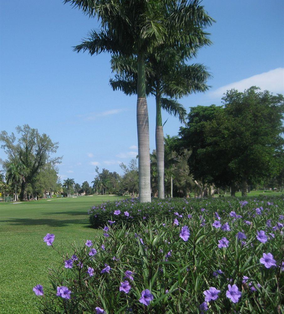 Hollywood Beach Golf Resort Bagian luar foto