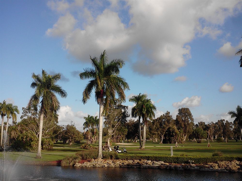 Hollywood Beach Golf Resort Bagian luar foto